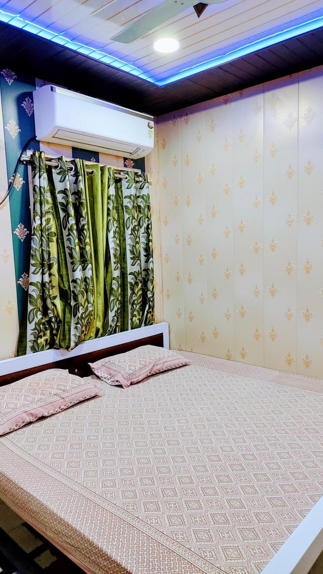 Hotel Raju Homestay Ayodhya 150 Meters From Shree Ram Janmbhoomi Temple 200 Meters From Ayodhya Dham Railway Station Kültér fotó