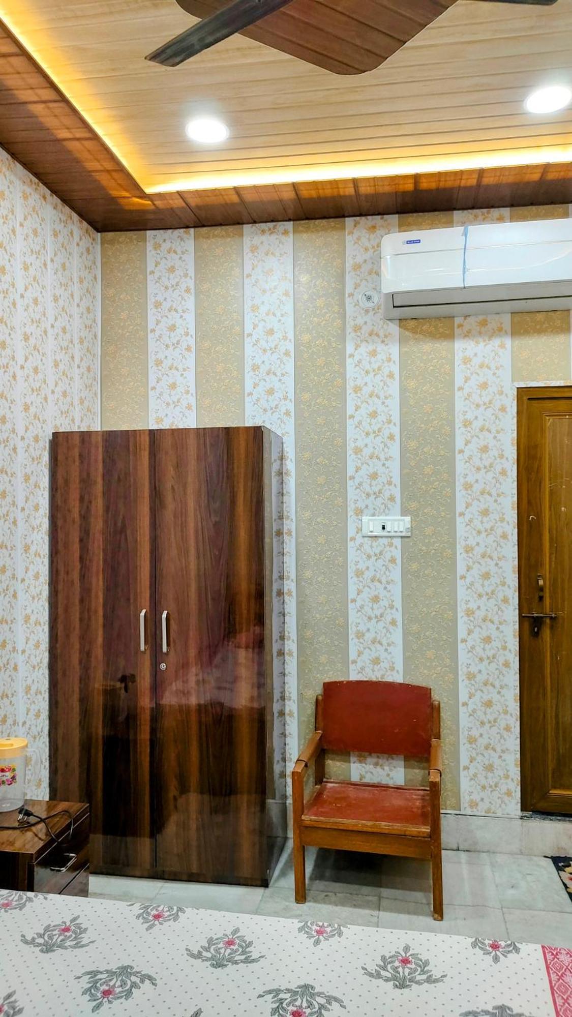 Hotel Raju Homestay Ayodhya 150 Meters From Shree Ram Janmbhoomi Temple 200 Meters From Ayodhya Dham Railway Station Kültér fotó