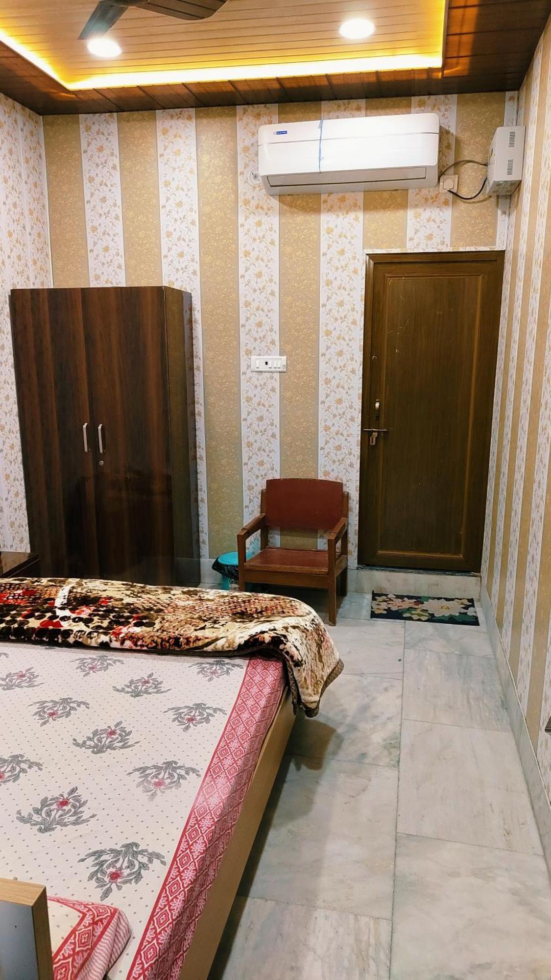 Hotel Raju Homestay Ayodhya 150 Meters From Shree Ram Janmbhoomi Temple 200 Meters From Ayodhya Dham Railway Station Kültér fotó