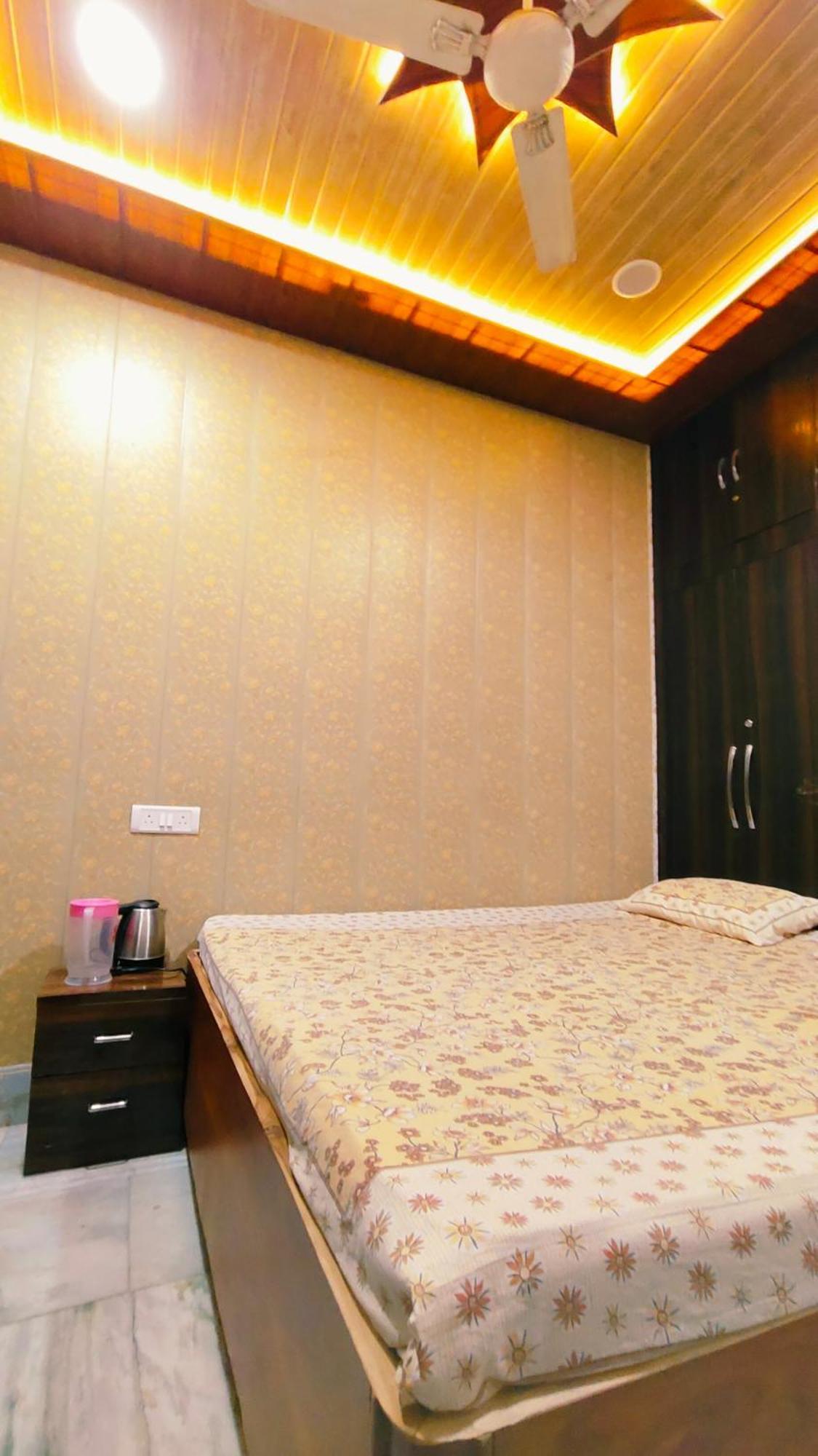 Hotel Raju Homestay Ayodhya 150 Meters From Shree Ram Janmbhoomi Temple 200 Meters From Ayodhya Dham Railway Station Kültér fotó