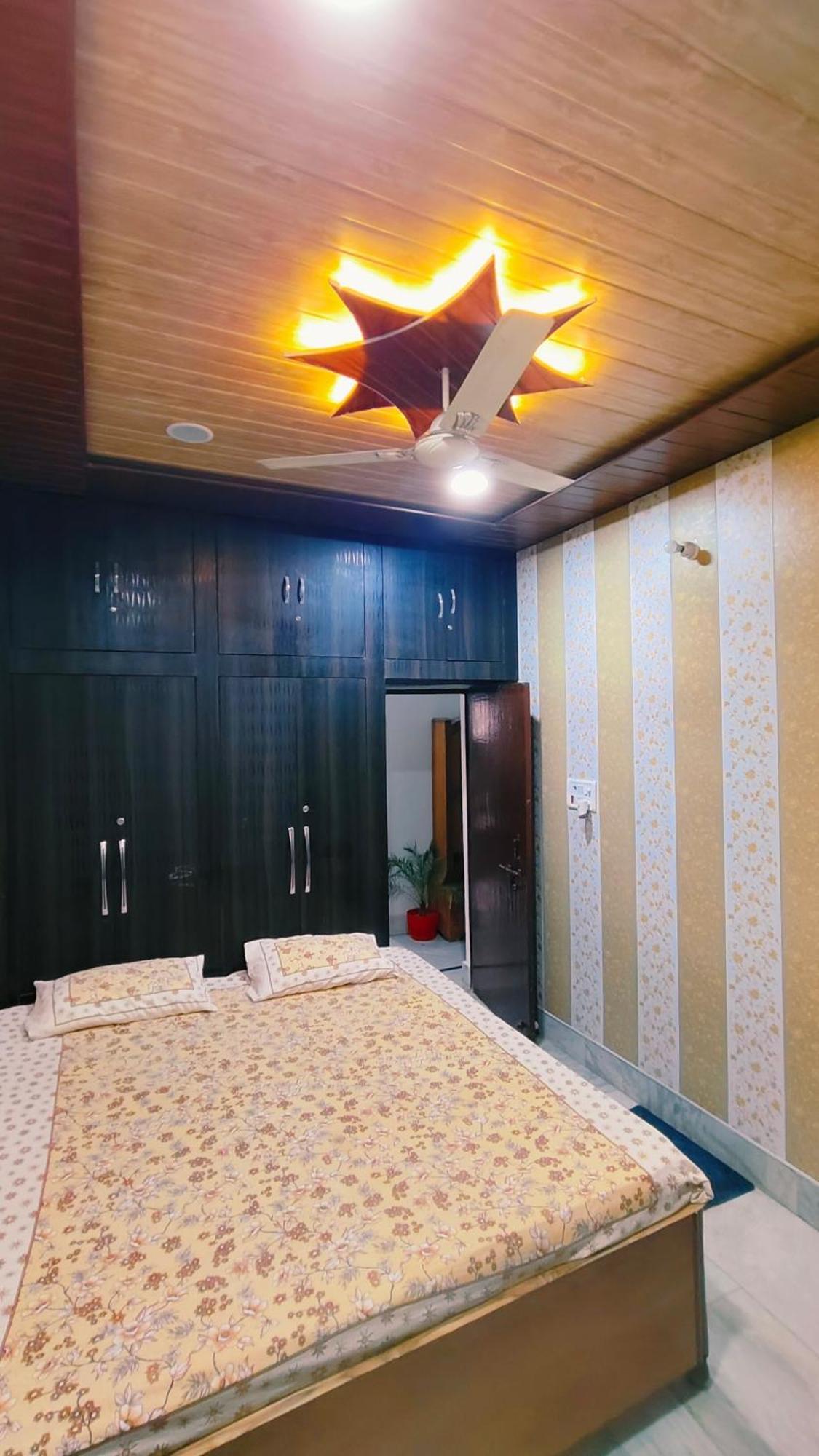 Hotel Raju Homestay Ayodhya 150 Meters From Shree Ram Janmbhoomi Temple 200 Meters From Ayodhya Dham Railway Station Kültér fotó
